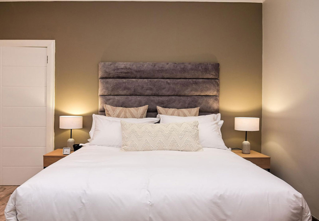 Serenity - Shared Bathroom