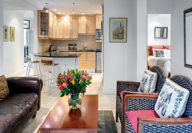 Two-Bedroom Apartment (Luxury)