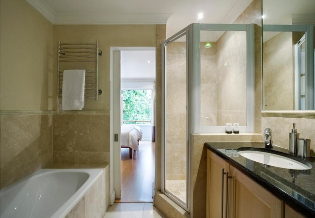 Two-Bedroom Apartment (Luxury)