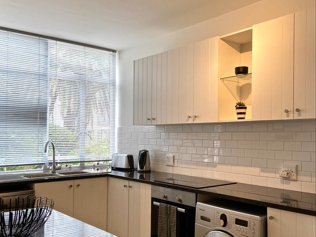 Superior One-Bedroom Apartment