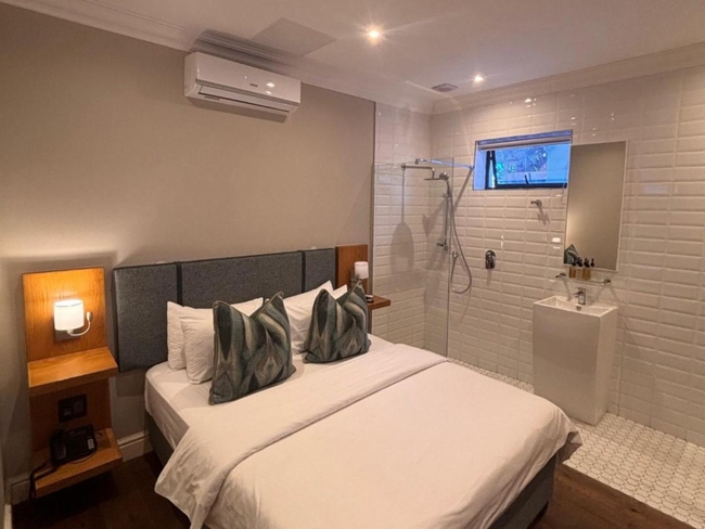 Small Ground Floor Room