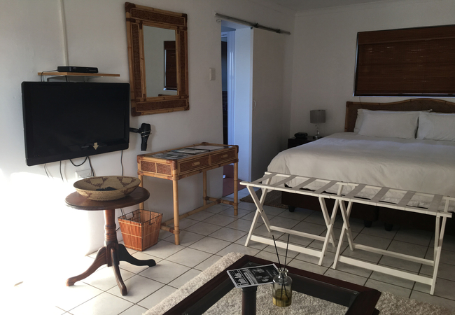 Flat No 5 Large Studio Unit Upstairs