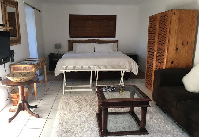 Flat No 5 Large Studio Unit Upstairs