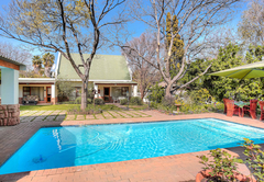 Sunninghill Guest Lodge