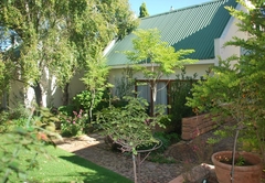 Sunninghill Guest Lodge