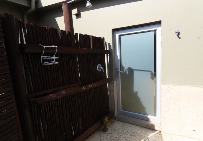 Room 7 Outside Shower