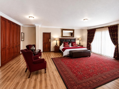 Honeymoon Suite