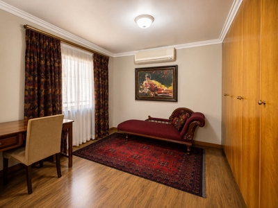 Honeymoon Suite