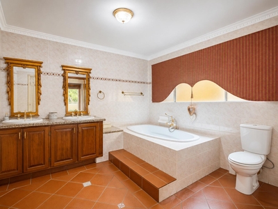 Honeymoon Suite