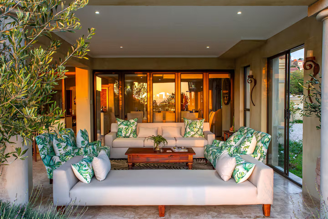 SuperTubes Bed & Breakfast