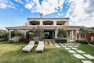 SuperTubes Bed & Breakfast