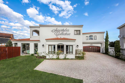 SuperTubes Bed & Breakfast