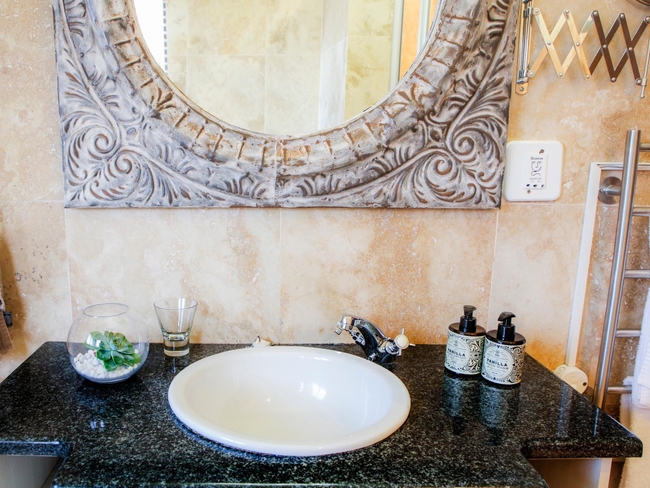 Twin / King Luxury Sea Facing