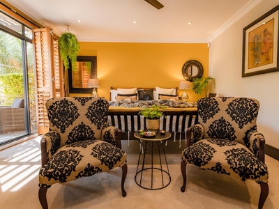 Luxury Suite: Tigers Eye