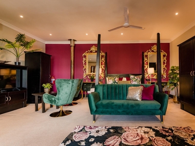 Luxury Grand Suite: Rose Quartz