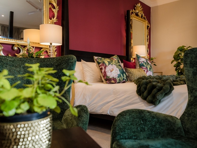 Luxury Grand Suite: Rose Quartz