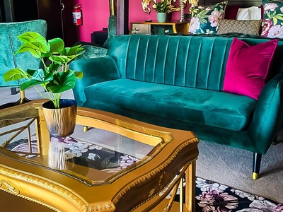 Luxury Grand Suite: Rose Quartz