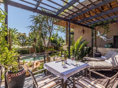 Luxury Grand Suite: Rose Quartz