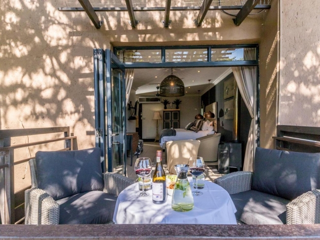 Luxury Grand Suite: Obsidian