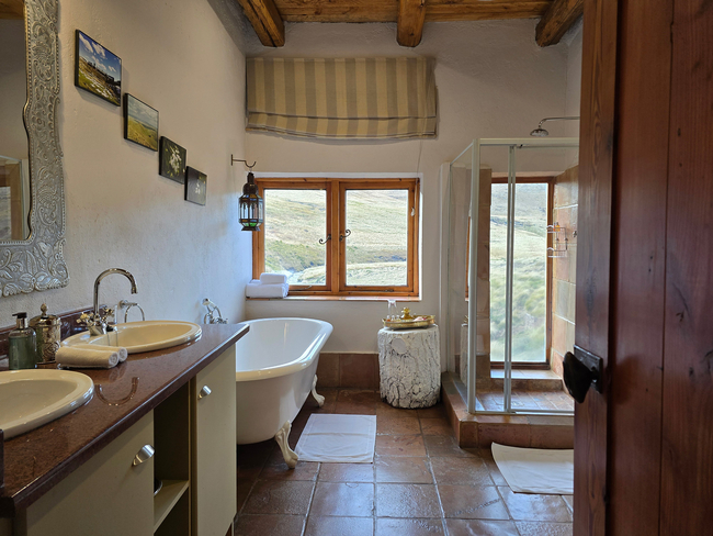 Luxury Twin / Double Room