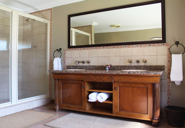 Standard Queen Suite