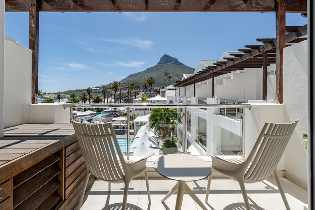 Sea and Pool View Room