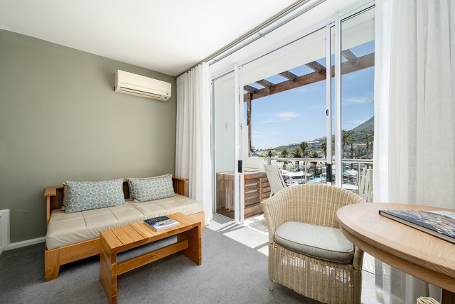 Sea and Pool View Room