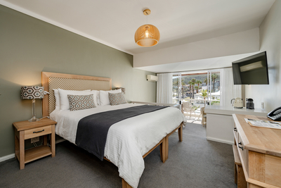 Sea and Pool View Room