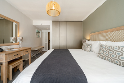 Sea and Pool View Room