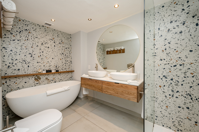 Sea and Pool View Room