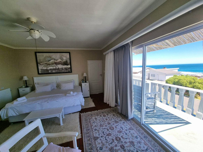 Large Seaview Room 1