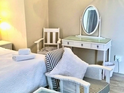 Large Seaview Room 4