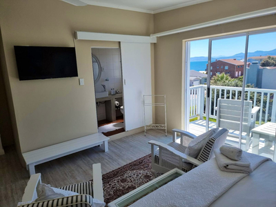 Large Seaview Room 4