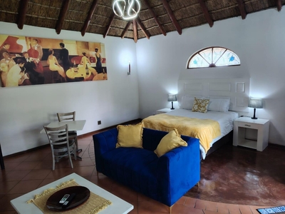 Cosy Honeymoon Suite