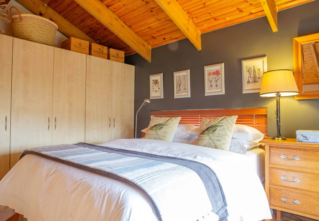 Theebos Self Catering Apartment