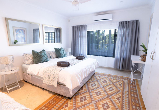 King and Daybed Room