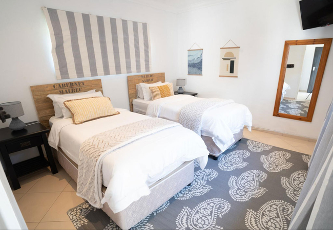 Cottage Twin bedroom