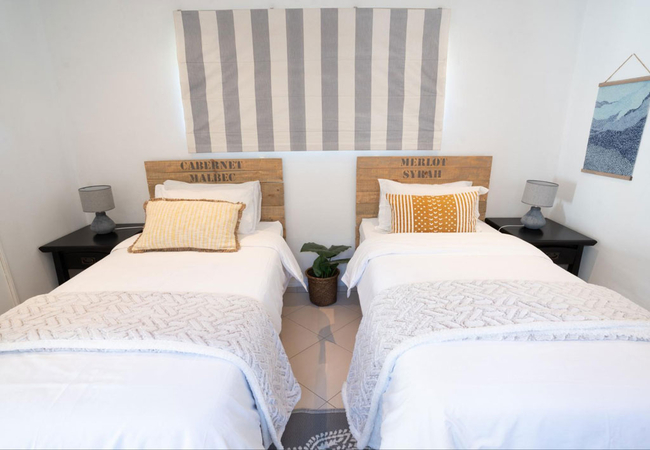 Cottage Twin bedroom