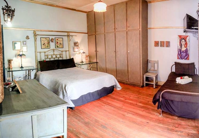 Classic Room Bath and Shower 1