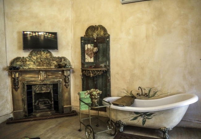 Classic Room Bath and Shower 2