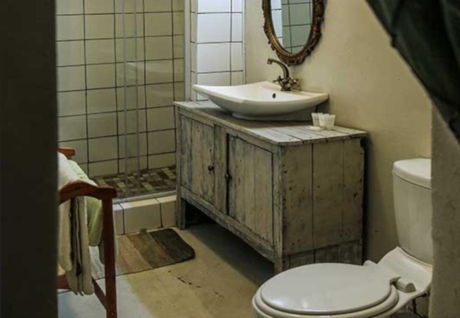 Classic Room Bath and Shower 2Classic Room Bath and Shower 2