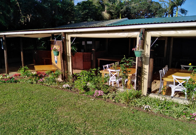 Bar and Breakfast area