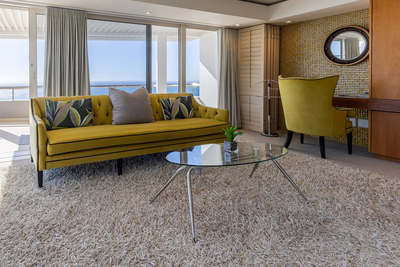 Queen Suite with Sea View