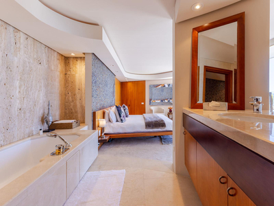 Deluxe Suite with Sea View 5