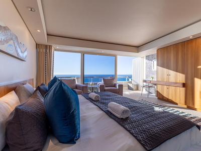 Deluxe Suite with Sea View 2
