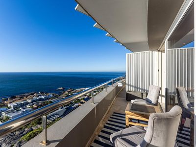 Deluxe Suite with Sea View 2