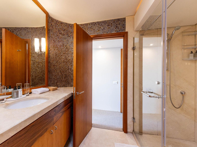 Deluxe Suite with Sea View 2