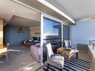 Deluxe Suite with Sea View 2