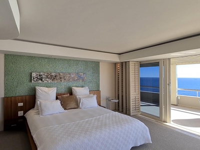 Deluxe Suite with Sea View 3