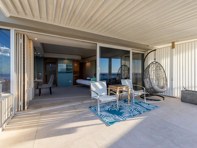 Super Deluxe Suite with Sea View 4